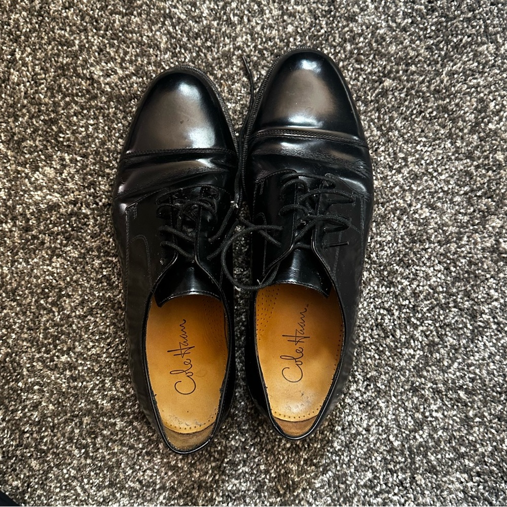 Cole Haan Black Leather Oxford Shoes with Cap Toe